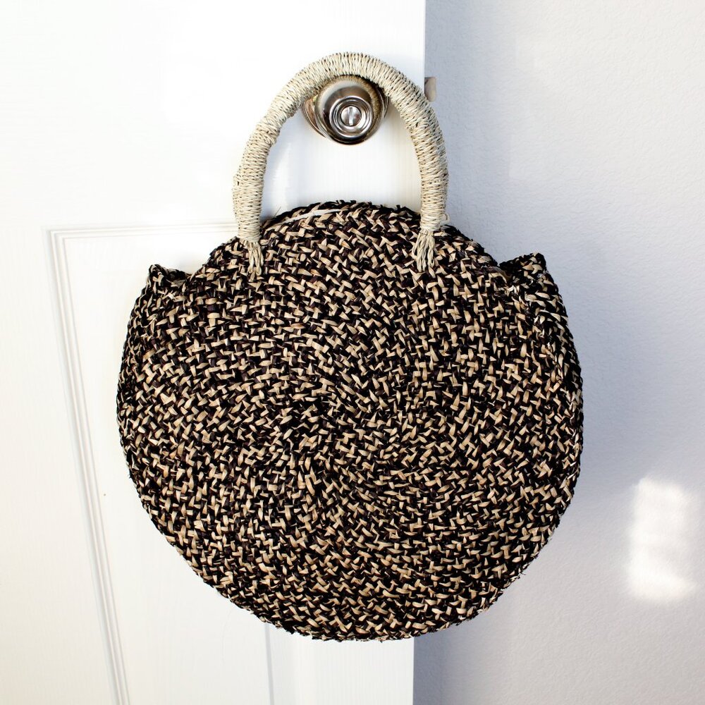 NWT Handmade Black Round Grass Beach Tote with Pompoms - Balinese Summer Bag - Picture 3 of 9